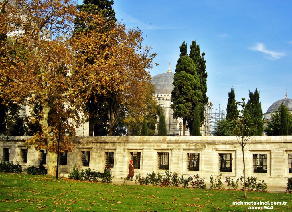 Süleymaniye Camii Türbeleri
