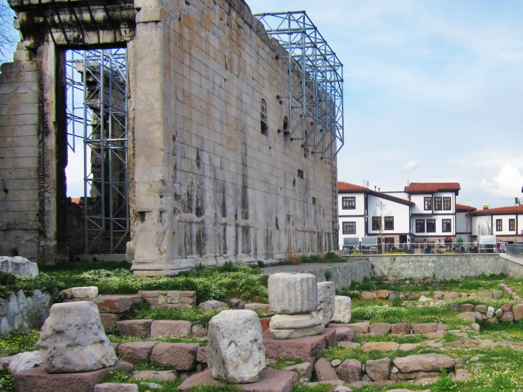 Augustus ve Roma Tapınağı