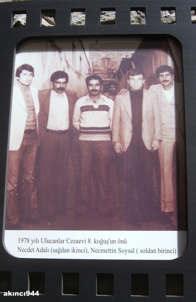 Soldan birinci Necmettin Soysal-sağdan ikinci Necdet Adalı