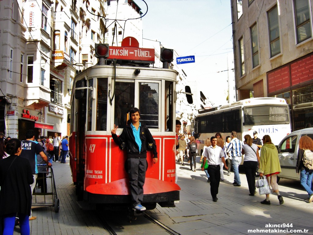 İSTİKLAL CADDESİ İSTANBUL