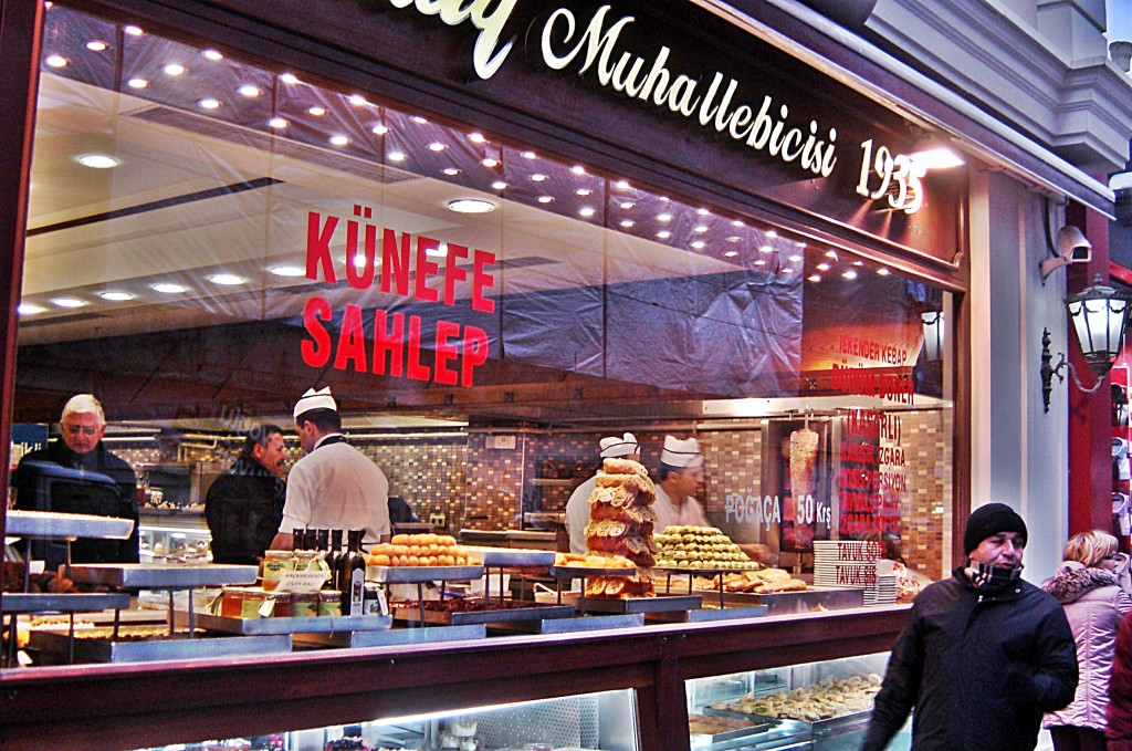 TAKSİM CUMHURİYET ANITI 